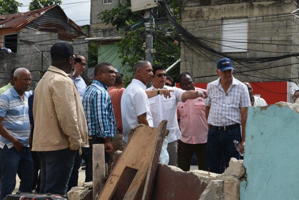 Canada Juan Valdez en el sector de Los Rios Fellito Suberví asegura pondrán fin a inundaciones en cañada Juan Valdez de Los Ríos