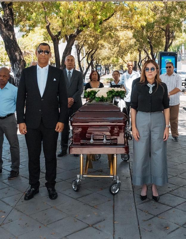 Ayuntamiento del Distrito Nacional rinde honras fúnebres a Carlos Batista Matos 3 Carlos Batista Matos 9 Ayuntamiento del Distrito Nacional rinde honras fúnebres a Carlos Batista Matos