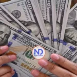 Dólar bajó 70 cts. y euro subió; eran vendidos a $61.18 y $72.70
