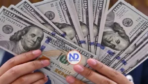 Dólar bajó 70 cts. y euro subió; eran vendidos a $61.18 y $72.70