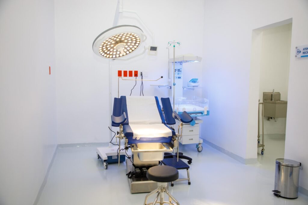 Equipos del Hospital La Victoria 1 Abinader deja en funcionamiento nueva emergencia del Hospital La Victoria con inversión de RD$75 millones