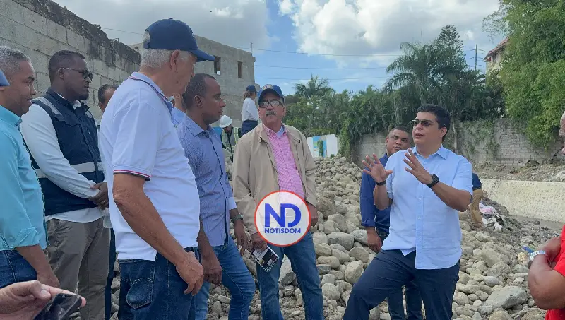 Fellito Suberví inspecciona trabajos en cañadas Guajimía y Los Girasoles