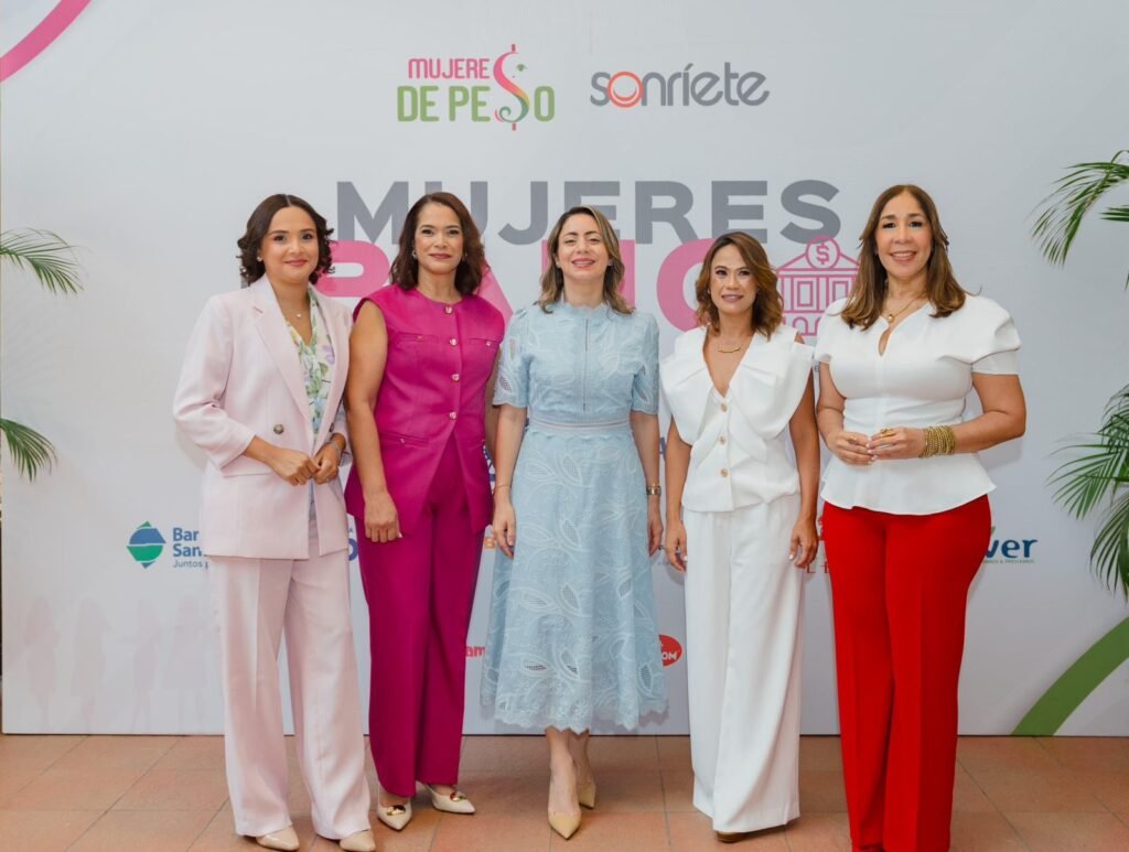 Gloria Reyes 6 Ministra de la Mujer destaca impacto del acceso al crédito femenino en foro Mujeres en la Banca