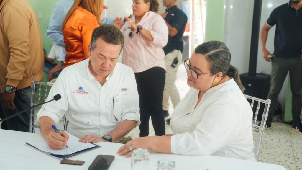 Ito Bisono 6 Ito Bisonó coordina inicio de proyecto habitacional para personas afectadas por lluvias en Montellano