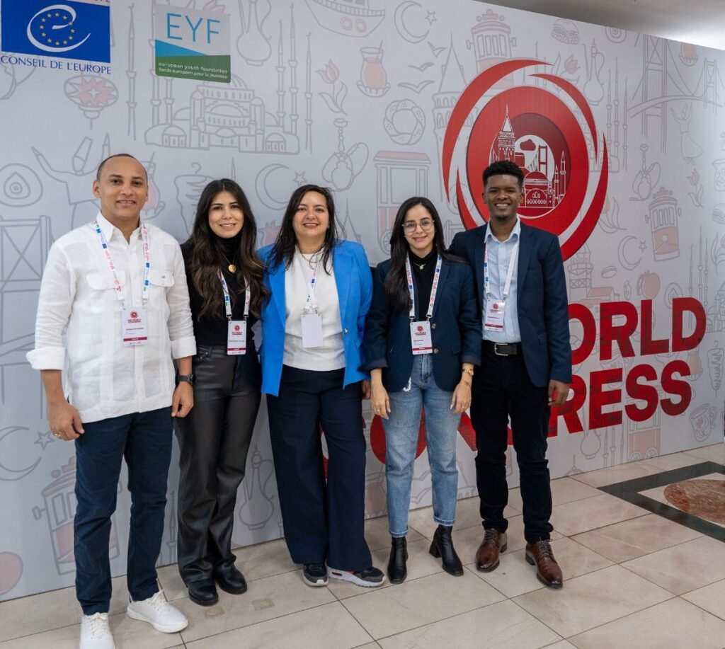 Joaquin Fernandez 1 Joaquín Fernández es electo vicepresidente mundial de la IUSY en congreso celebrado en Estambul