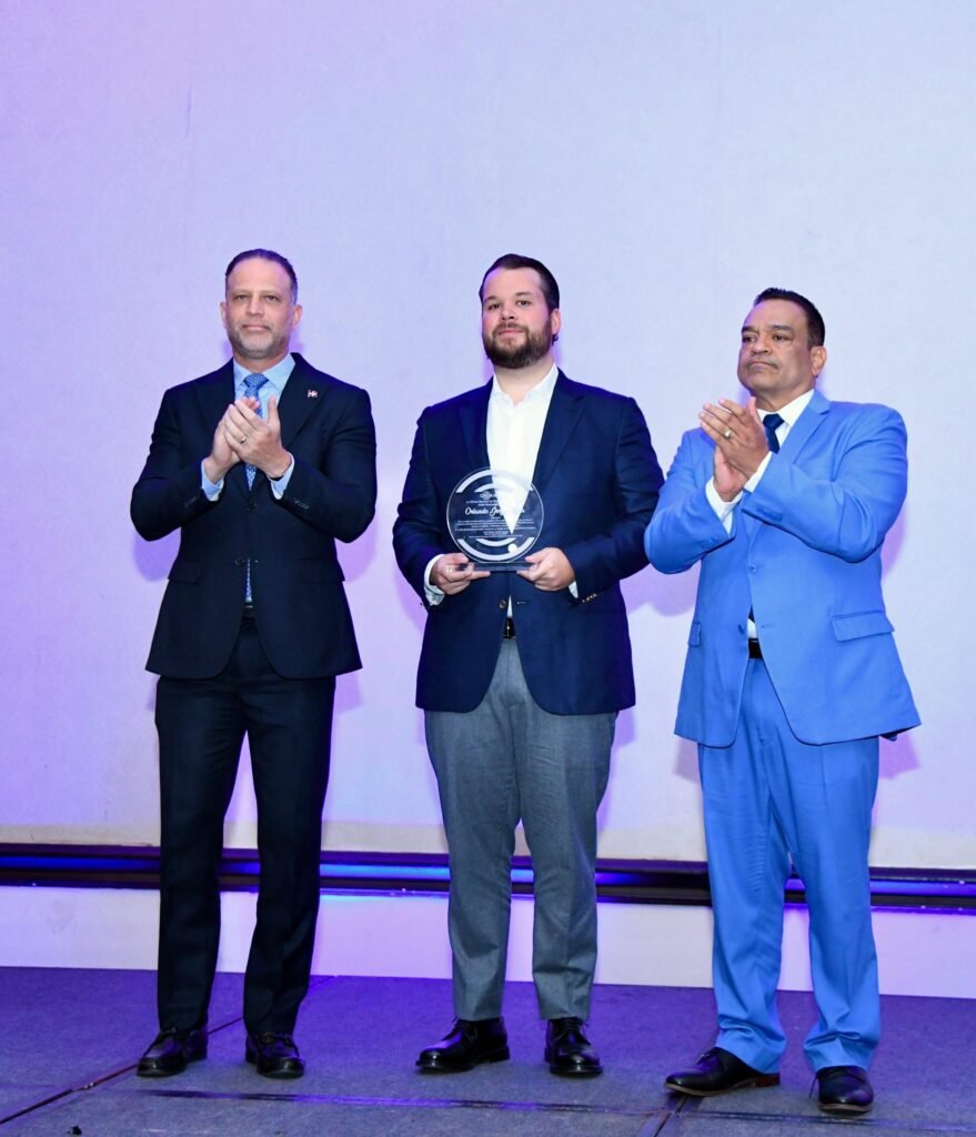 Jose Ruben Gonell Cosme Y Orlando Jorge Villegas Destacan legado de Orlando Jorge Mera en foro sobre derecho de autor en el deporte