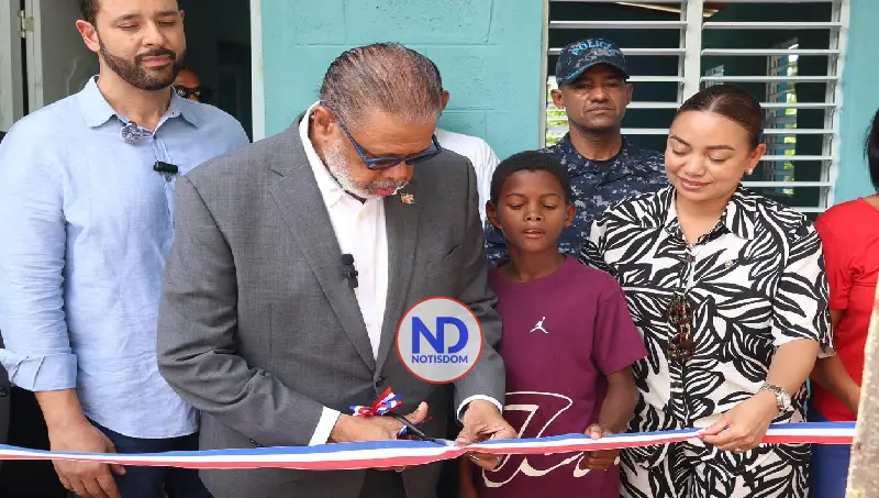 Desarrollo de la Comunidad entrega dos viviendas completamente equipadas a familias vulnerables en Moca