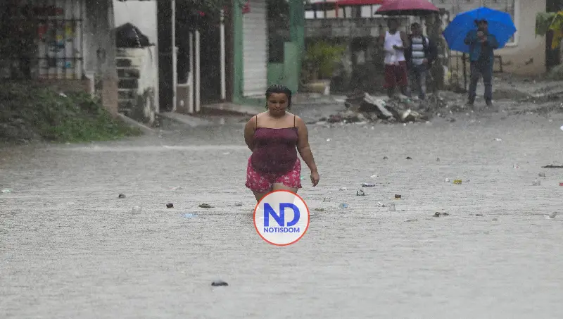 Lluvias dañaron 10 acueductos; hay doce provincias en alerta