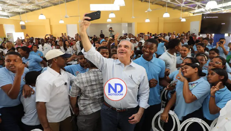 Abinader dispone de plan habitacional y reconstrucción de puentes en PP; entrega escuela y otras obras en SDE y SDN