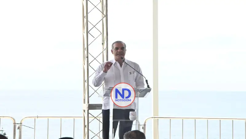 Presidente Abinader y alcaldesa Carolina Mejía inauguran Malecón Deportivo