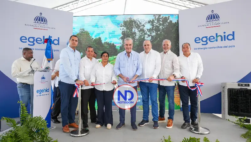 Abinader inaugura carretera Mata Bonita–Los Memisos de 13.8 kilómetros en Nagua