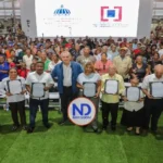 Abinader entrega 2,000 títulos de propiedad en Los Guandules