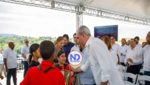 Abinader entrega carretera une la presa Tavera con Jarabacoa