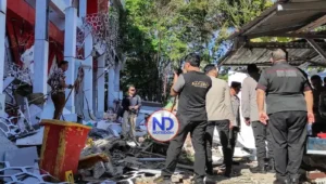 Levantan alerta tsunami tras terremoto 7,4 en Indonesia