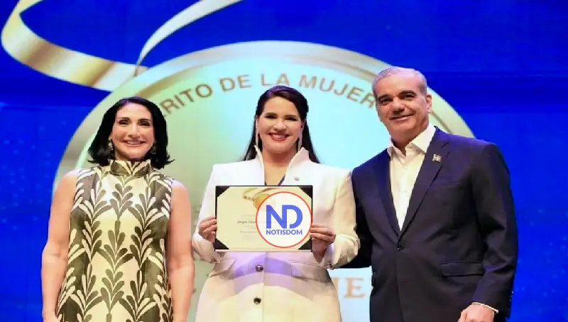 Abogada Angie Martínez recibe Medalla al Mérito de la Mujer Dominicana 2026
