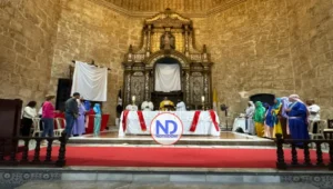 Sacerdote Frankelis Rodríguez resalta valor del servicio durante misa del lavatorio de los pies