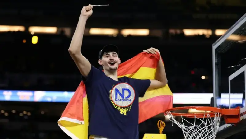 Aday Mara se convierte en el primer español campeón del torneo universitario de la NCAA