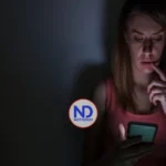 Mujeres descubren apps de espionaje