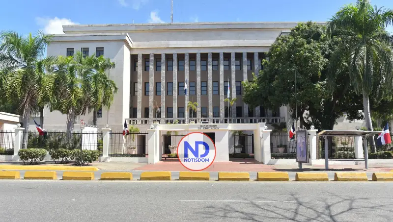 Ministerio de Educación suspende la docencia en provincias en alerta por incidencia de vaguada