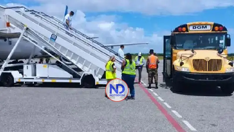 Repatrian a 62 dominicanos desde EE.UU. tras cumplir sentencias 2 Repatrian a 62 dominicanos desde EE.UU. tras cumplir sentencias