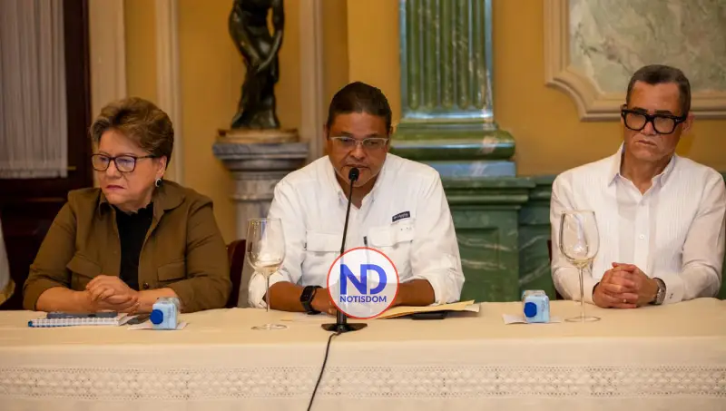 Gobierno activa sesión permanente ante lluvias por sistema frontal y refuerza medidas preventivas 3 NOTISDOM FOTOS PF2026 2026 04 11T010423.046 Gobierno activa sesión permanente ante lluvias por sistema frontal y refuerza medidas preventivas