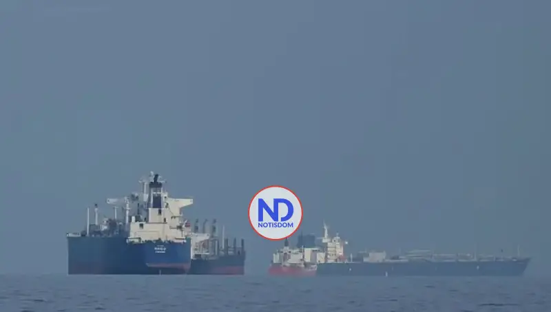 Irán declara totalmente abierto Ormuz; EU mantiene bloqueo