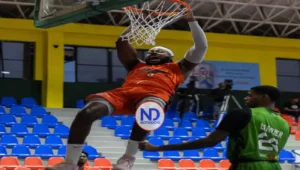 Leones consiguen primera victoria con 34 puntos de Reggie Quezada