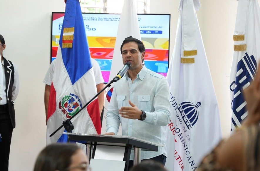 Roberto Angel Salcedo 2 Inauguran Escuela de Bellas Artes de Baní para fortalecer la formación artística en la región sur