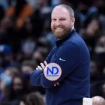 Taylor Jenkins, nuevo entrenador de Milwaukee Bucks