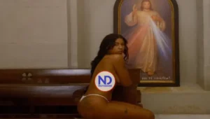 Rapera dominicana Tokischa arma lío en basílica de España