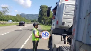 Obligan a vehículos pesados a transitar por el carril derecho