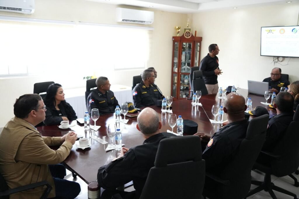 Yayo Sanz Lovaton Orlando Jerez un operativo nacional 1 Ministerio de Industria y CECCOM trabajan operativo contra el comercio ilícito en Semana Santa