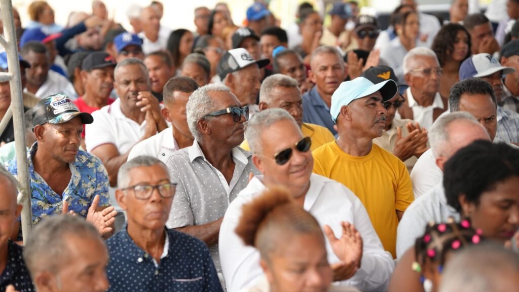 carretera Mata Bonita 1 Abinader inaugura carretera Mata Bonita–Los Memisos de 13.8 kilómetros en Nagua