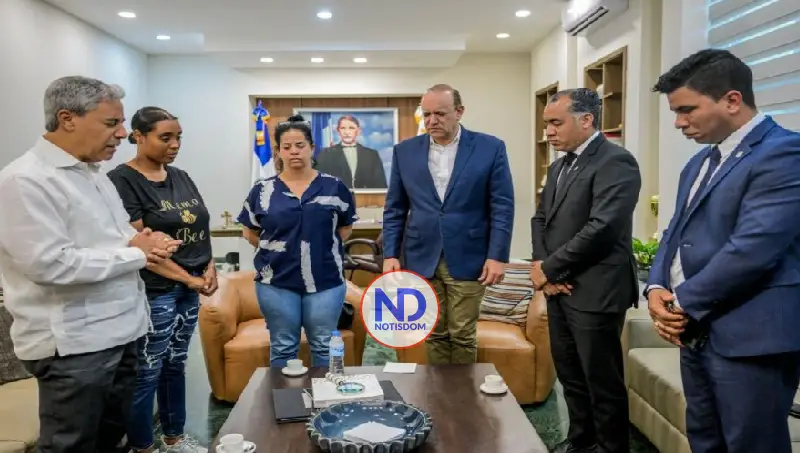 "Confiamos en la justicia": Familia de chofer asesinado en Santiago se reúne con el alcalde Ulises Rodríguez 2 «Confiamos en la justicia»: Familia de chofer asesinado en Santiago se reúne con el alcalde Ulises Rodríguez