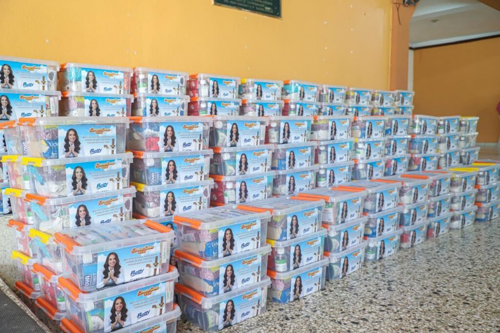 kits de habichuelas Alcaldía de SDN distribuye más de 4,000 kits de habichuelas con dulce en Semana Santa