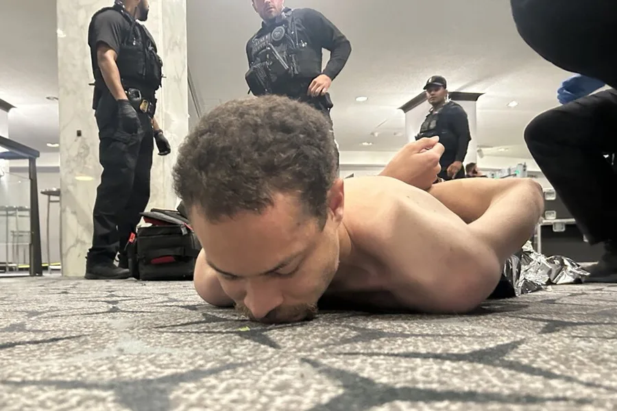 supuesto tirador arrestado Evacúan a Trump de cena de corresponsales tras disparos