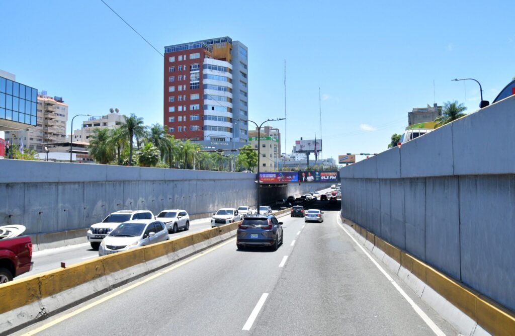 27 de Febrero con Tiradentes Obras Públicas cerrará desde esta noche paso a desnivel de la 27 de Febrero con Tiradentes