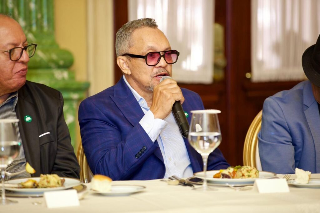 Gobierno anuncia licitación para rescatar el Teatro Agua y Luz en Santo Domingo 5 ARTISTAS 2 Gobierno anuncia licitación para rescatar el Teatro Agua y Luz en Santo Domingo