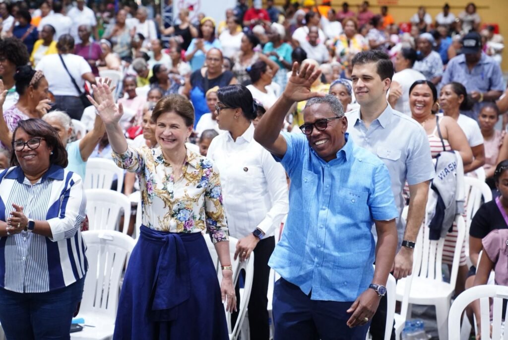 Acto en Barahona Madre de Barahona será beneficiada con construcción de vivienda durante jornada encabezada por Dasac