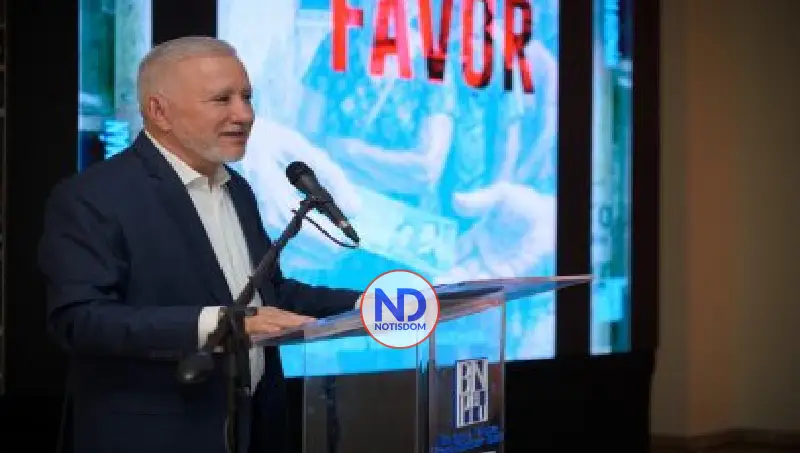 Senador habla de clientelismo y democracia en su nuevo libro 2 Senador habla de clientelismo y democracia en su nuevo libro