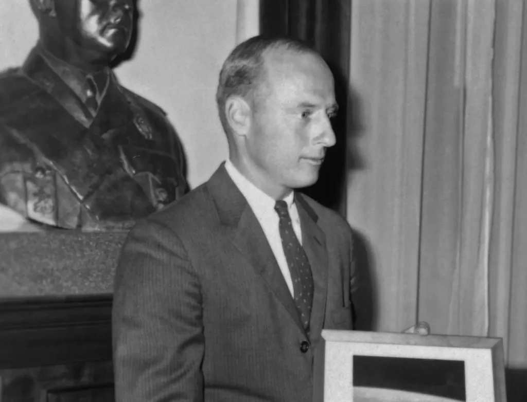 Pentágono publica una segunda partida documentos sobre ovnis 3 Charles Conrad Pentágono publica una segunda partida documentos sobre ovnis