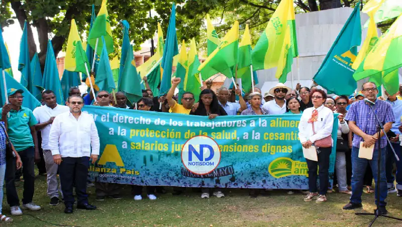Frente Amplio y Alianza País homenajean a Mauricio Báez