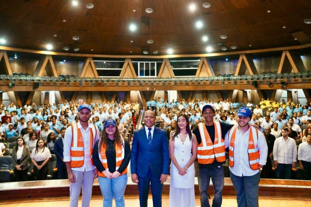 Guardianes del Transito 1 Milton Morrison impulsa educación vial como requisito de graduación en escuelas y colegios
