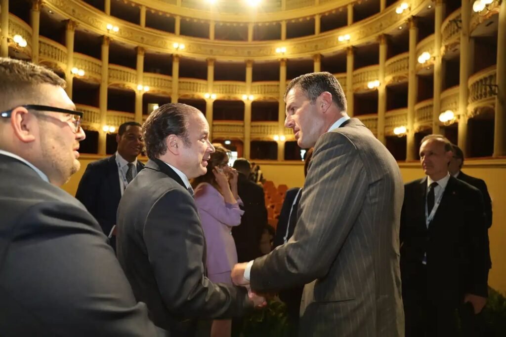 Hugo Francisco Rivera Fernandez en Foro Economico Italia America Latina República Dominicana Participa en Foro Económico Italia-América Latina