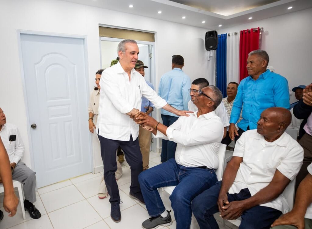 Presidente Abinader anuncia apoyo a productores afectados por lluvias en la Línea Noroeste 3 Luis Abinader 183 Presidente Abinader anuncia apoyo a productores afectados por lluvias en la Línea Noroeste