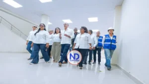 Abinader y directora de Infotep supervisan avances del Hotel Escuela Guarocuya, en Barahona