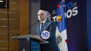 Luis Miguel De Camps instruye nueva política sobre uso de celulares en centros educativos