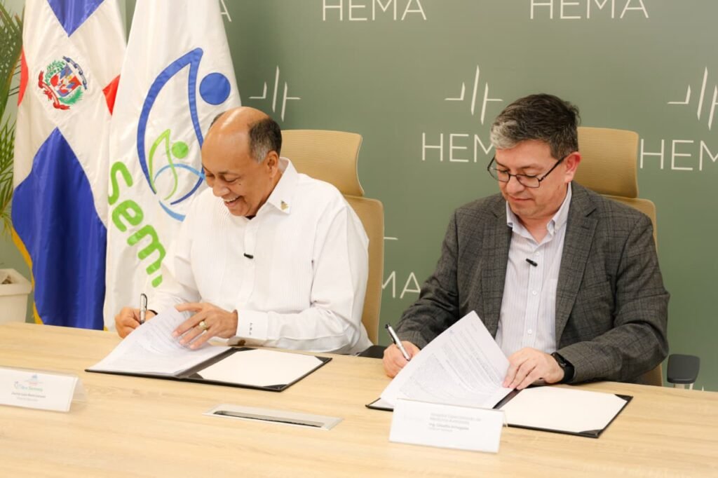 Luis Rene Canaan Rojas y Claudio Arriagada ARS SEMMA incorpora al Hospital Las Colinas, al HEMA y Clínica Unión Médica