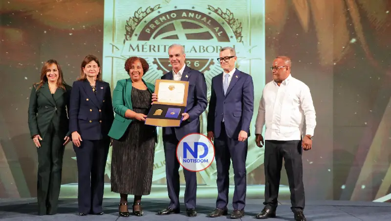 NOTISDOM FOTOS PF2026 2026 05 01T223845.415 Gobierno, empresarios y trabajadores sellan alianza por el empleo digno en histórico premio laboral