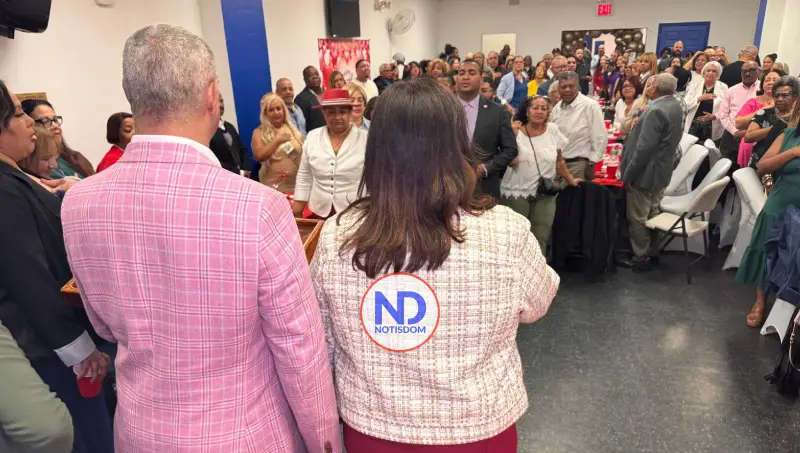 Lealtad Política celebra a las madres dominicanas en Nueva York junto al congresista Adriano Espaillat 7 NOTISDOM FOTOS PF2026 2026 05 31T110456.396 Lealtad Política celebra a las madres dominicanas en Nueva York junto al congresista Adriano Espaillat